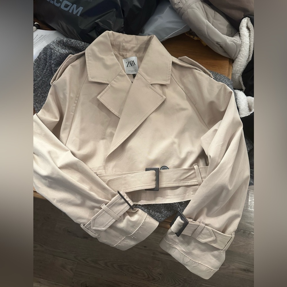 Zara Beige Cropped Trench Coat
